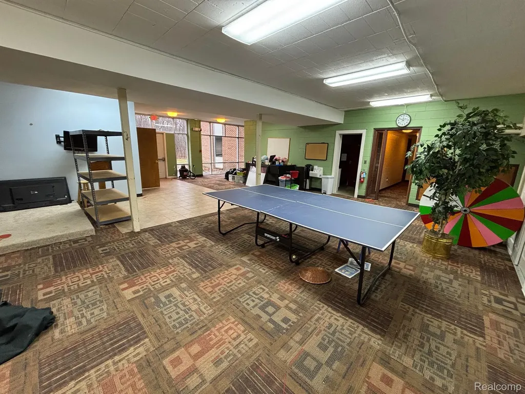 961 E Maple Street Holly Township MI 48442
