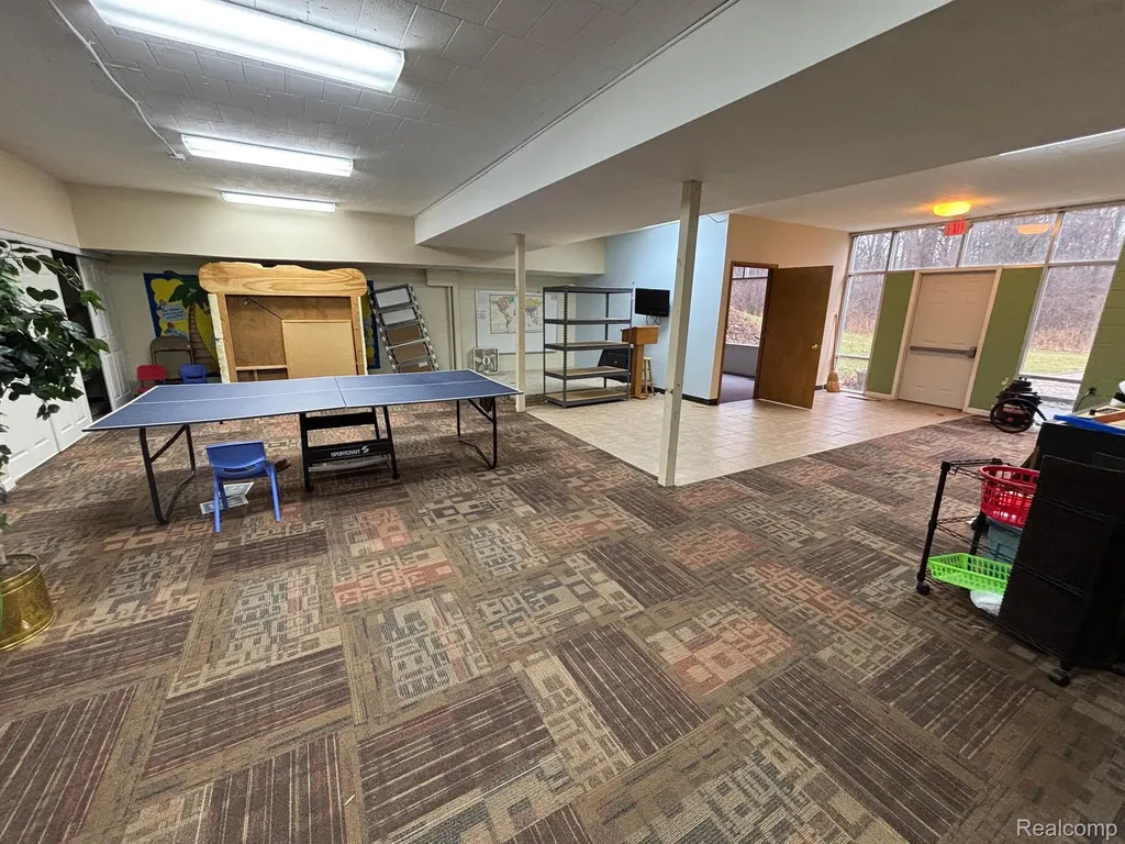 961 E Maple Street Holly Township MI 48442