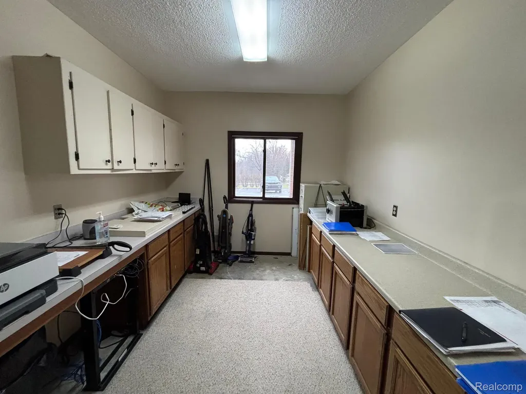 961 E Maple Street Holly Township MI 48442
