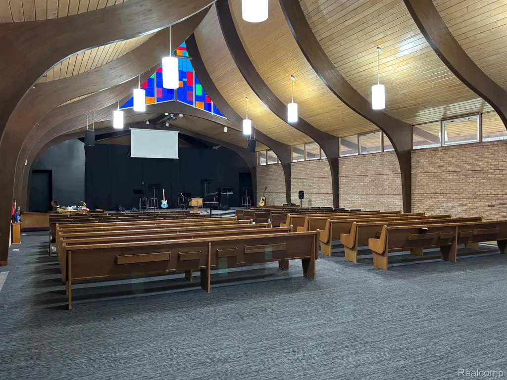 961 E Maple Street Holly Township MI 48442