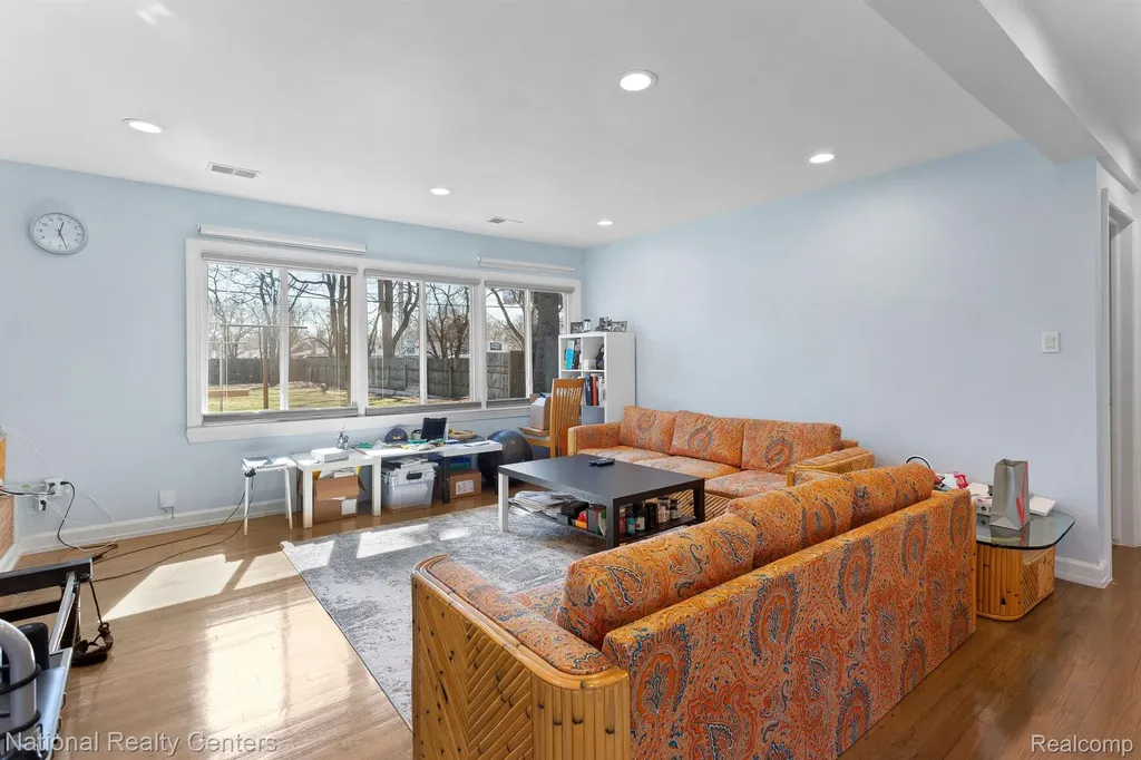18155 Westhaven Avenue Southfield City MI 48075