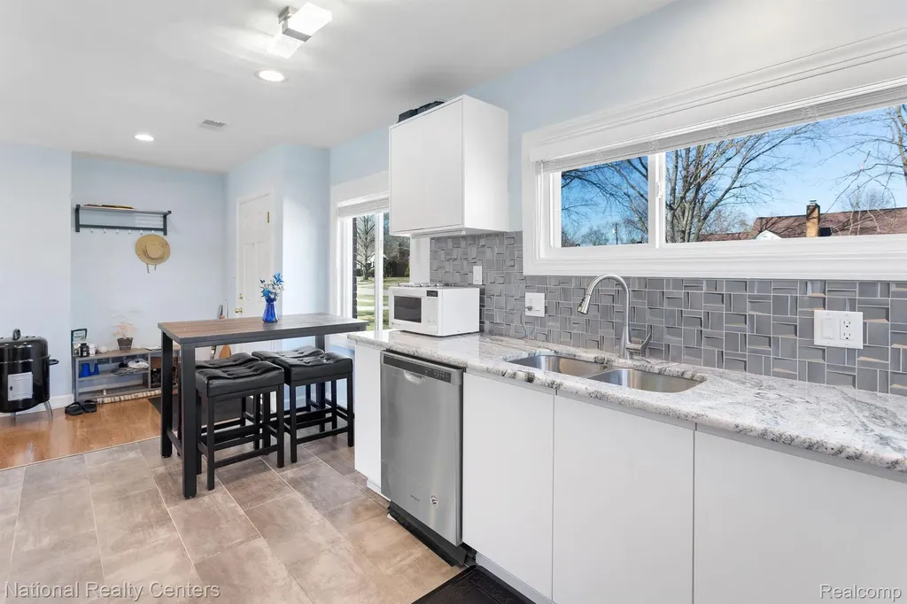 18155 Westhaven Avenue Southfield City MI 48075