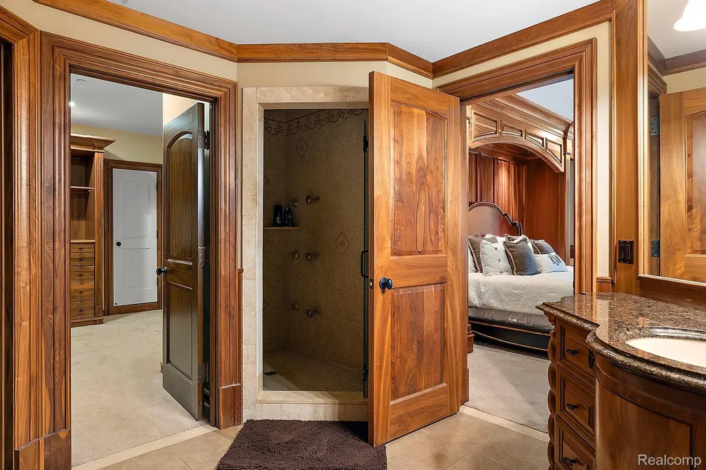 10399 Lakeshore Drive E Goodrich Village MI 48438