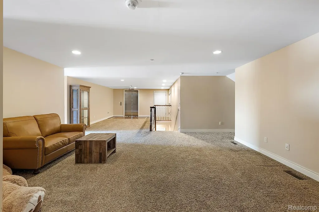 10399 Lakeshore Drive E Goodrich Village MI 48438