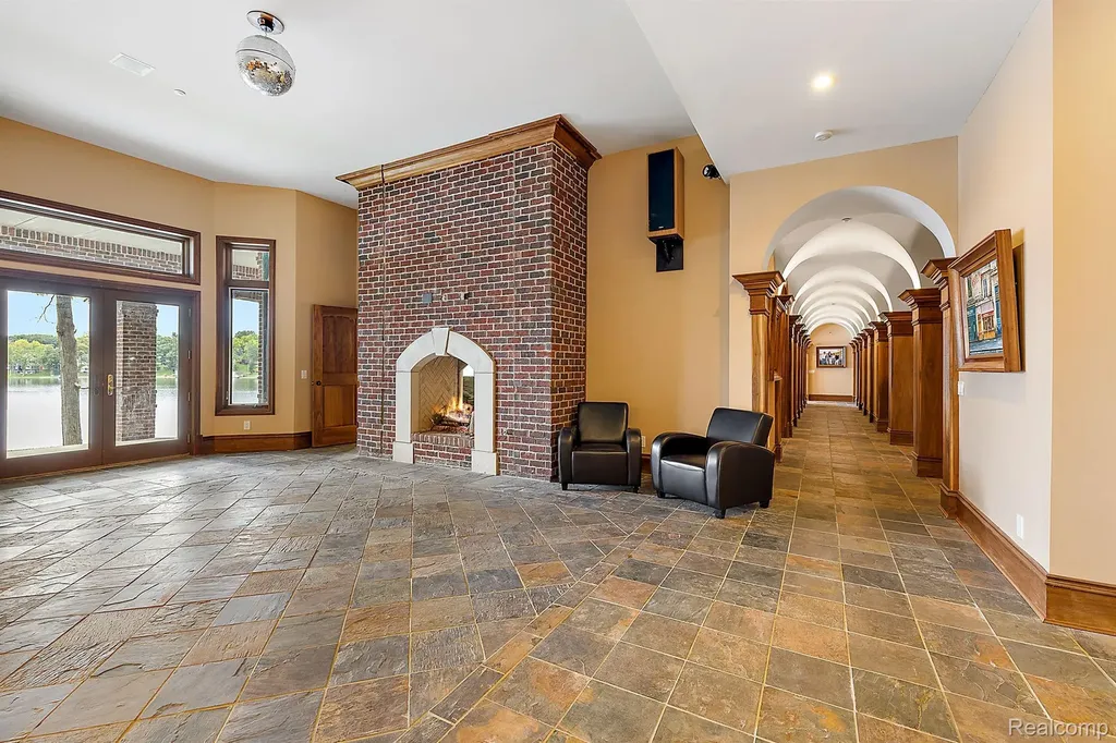 10399 Lakeshore Drive E Goodrich Village MI 48438