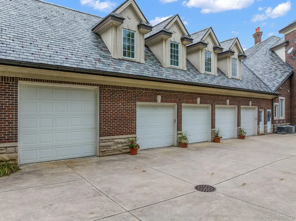 10399 Lakeshore Drive E Goodrich Village MI 48438