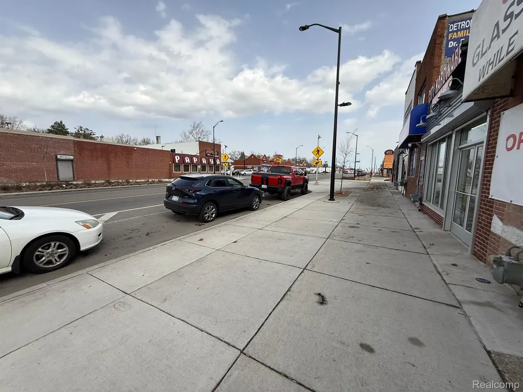 16325 W Warren Avenue Detroit City MI 48228