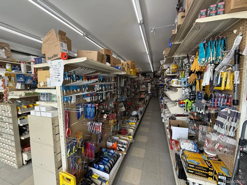 16325 W Warren Avenue Detroit City MI 48228