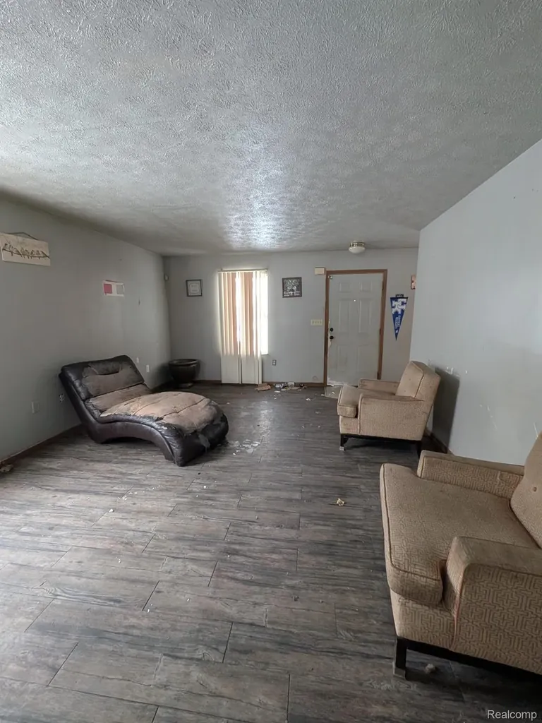 450 Kitchener Street Detroit City MI 48215