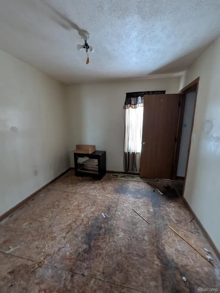 450 Kitchener Street Detroit City MI 48215