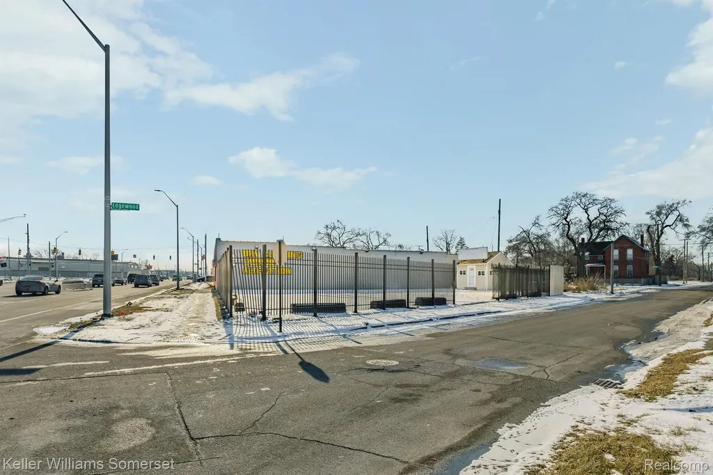 10333 Gratiot Avenue Detroit City MI 48213