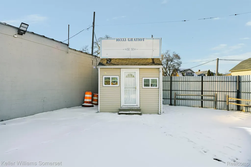 10333 Gratiot Avenue Detroit City MI 48213