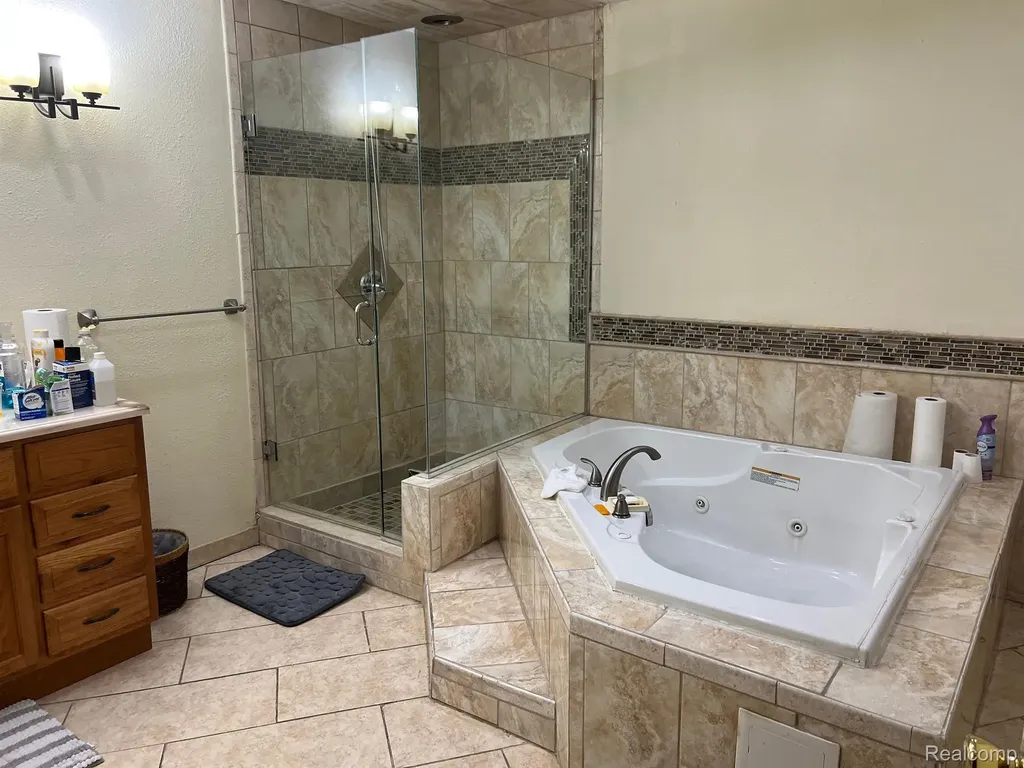 15144 Plymouth Road Detroit City MI 48227
