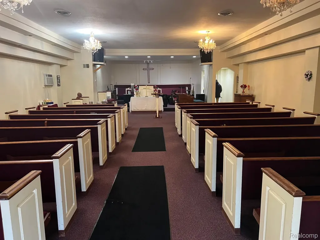 15144 Plymouth Road Detroit City MI 48227