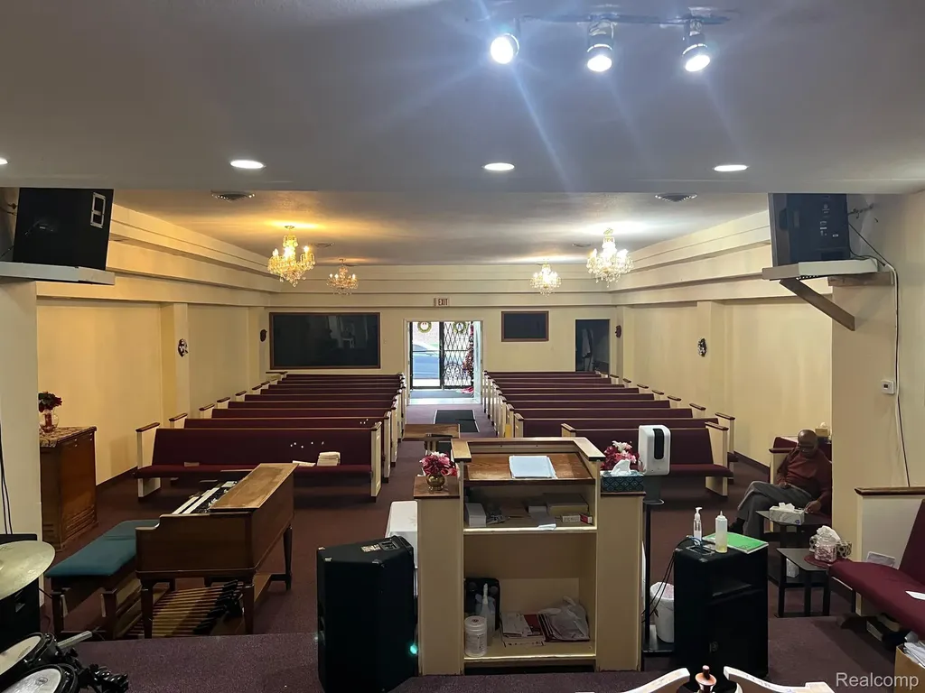 15144 Plymouth Road Detroit City MI 48227