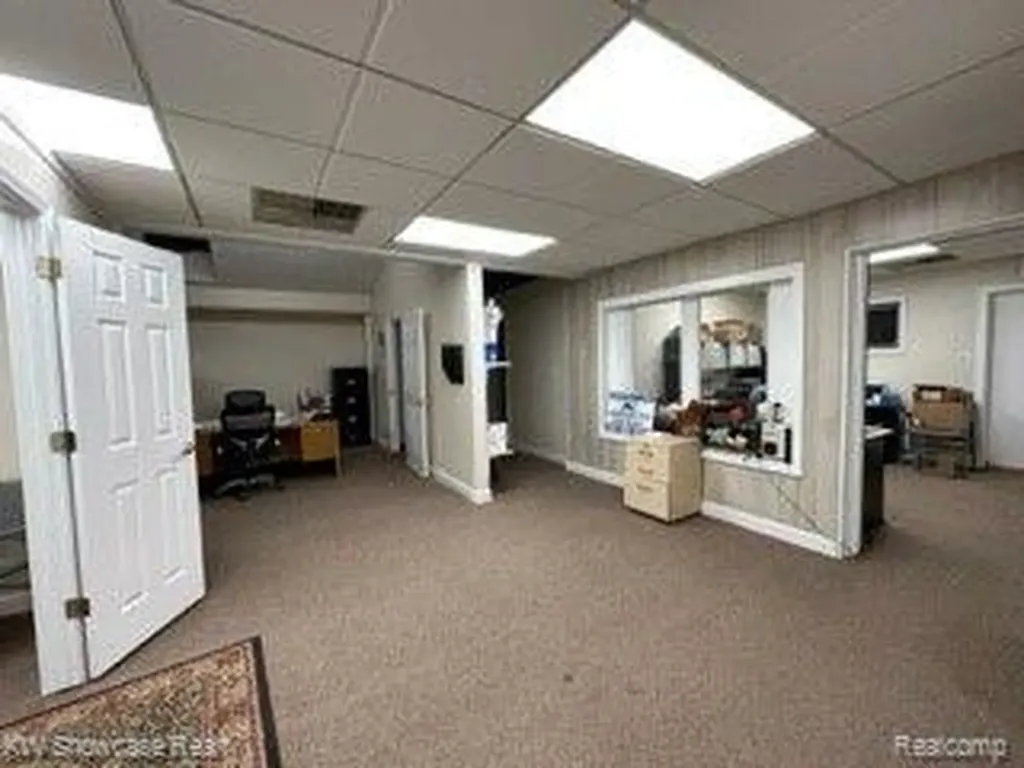 9440 Elizabeth Lake Road White Lake Charter Township MI 48386