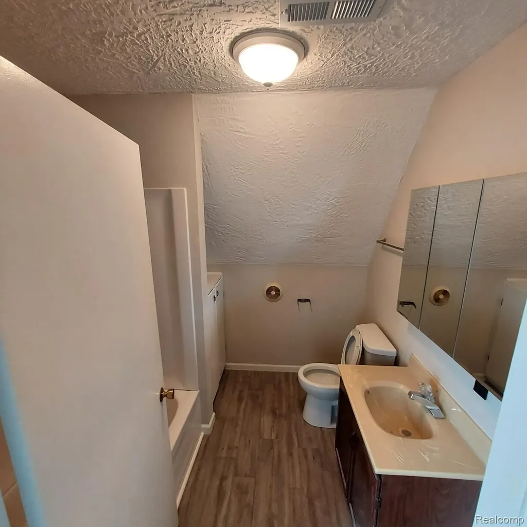 568 W Center Road Hampton Charter Township MI 48732