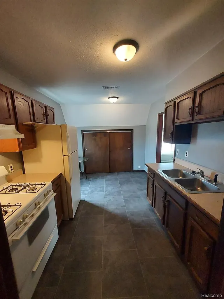 568 W Center Road Hampton Charter Township MI 48732