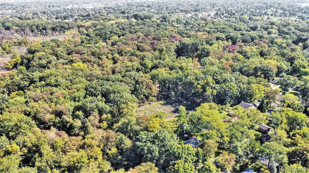 001 Hobson Waterford Charter Township MI 48328