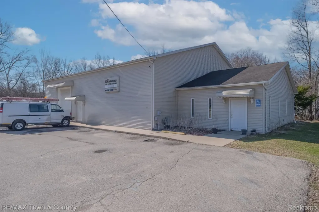 2170 Lavelle Road Flint Charter Township MI 48504