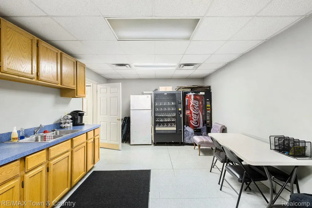 2170 Lavelle Road Flint Charter Township MI 48504