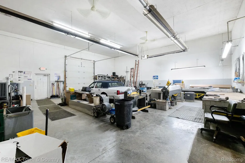 2170 Lavelle Road Flint Charter Township MI 48504