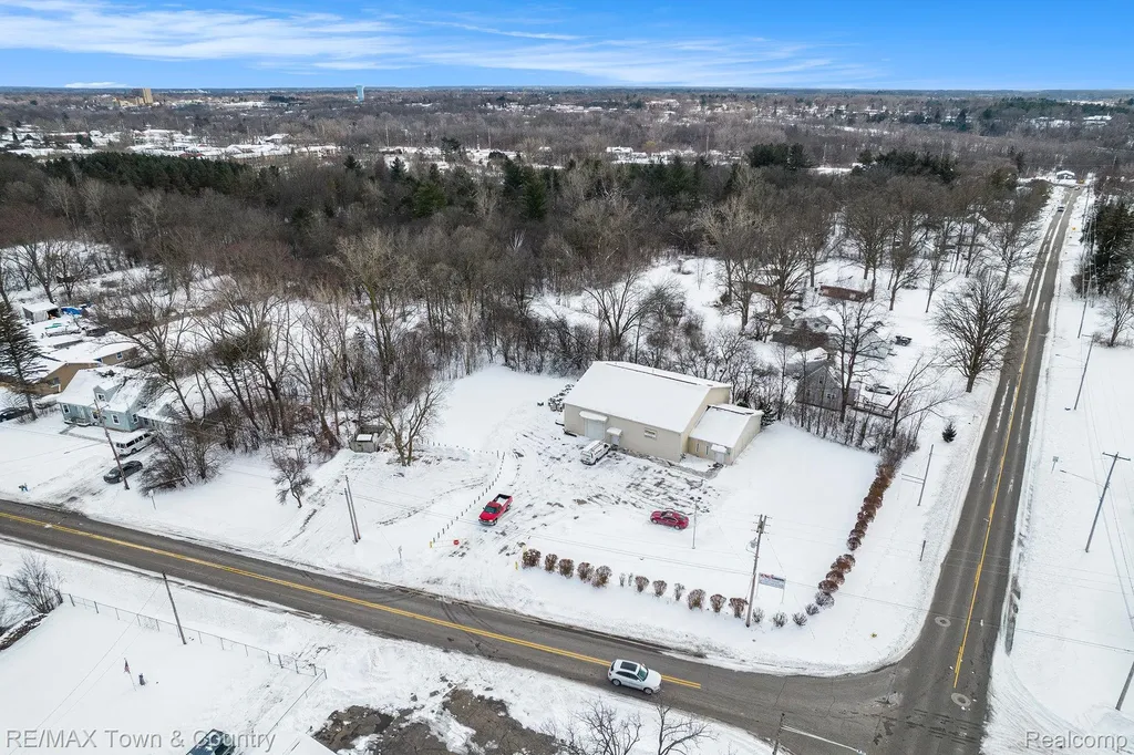 2170 Lavelle Road Flint Charter Township MI 48504