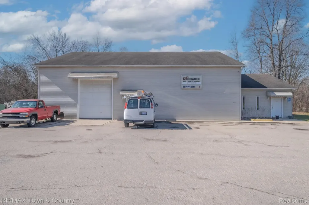 2170 Lavelle Road Flint Charter Township MI 48504
