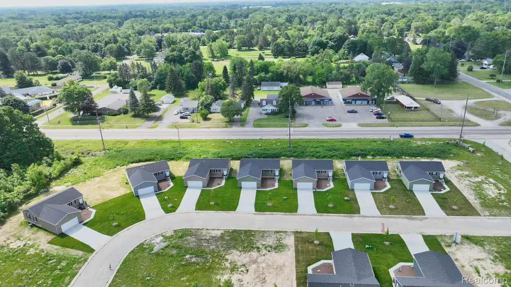 4438 Maple Leaf Trail Flint City MI 48506