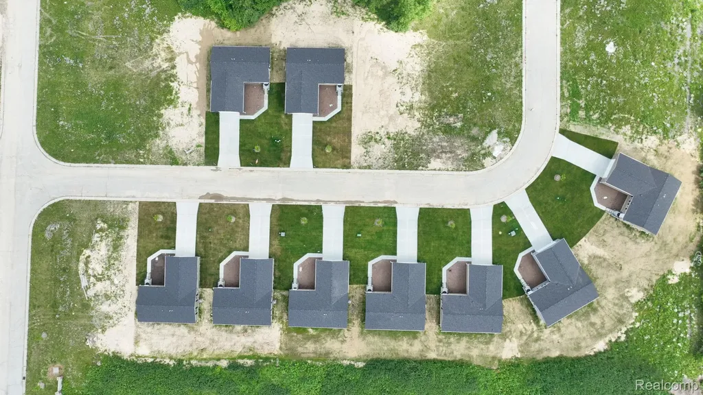 4438 Maple Leaf Trail Flint City MI 48506