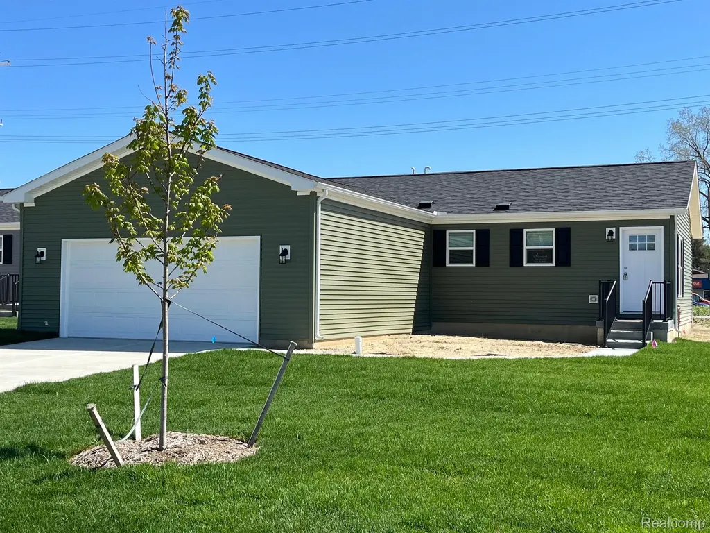 4426 Maple Leaf Trail Flint City MI 48506
