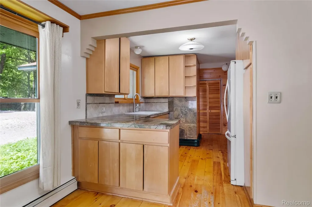 21417 Parker Street Farmington Hills City MI 48336