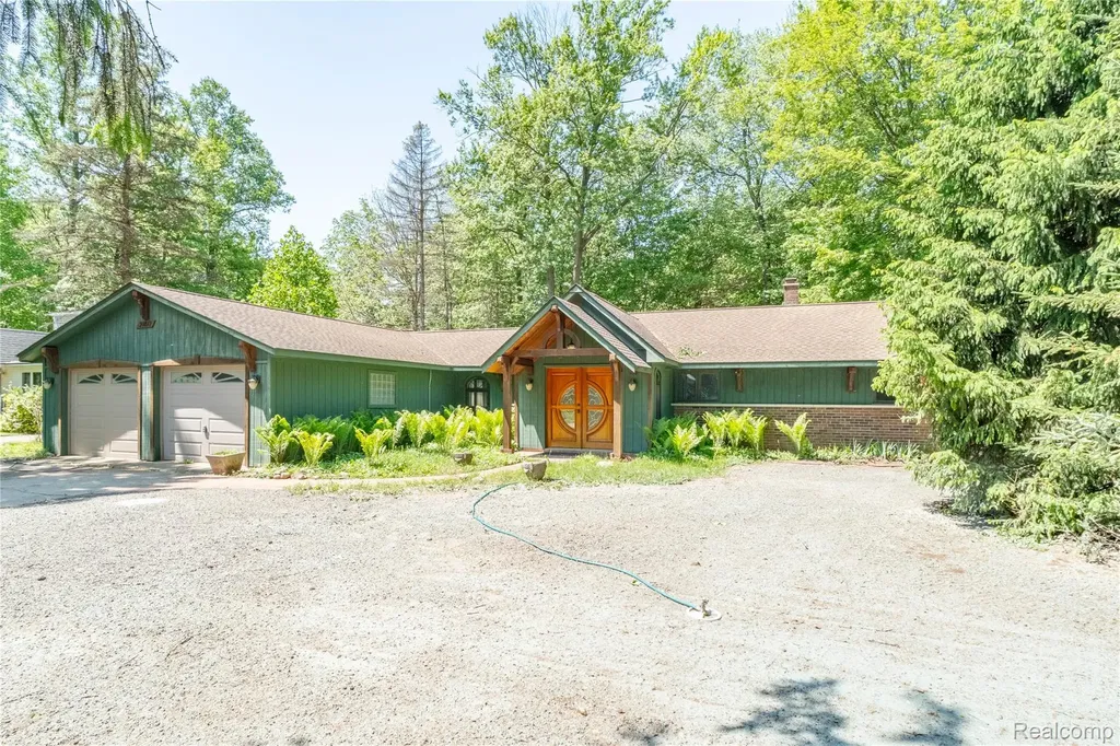 21417 Parker Street Farmington Hills City MI 48336