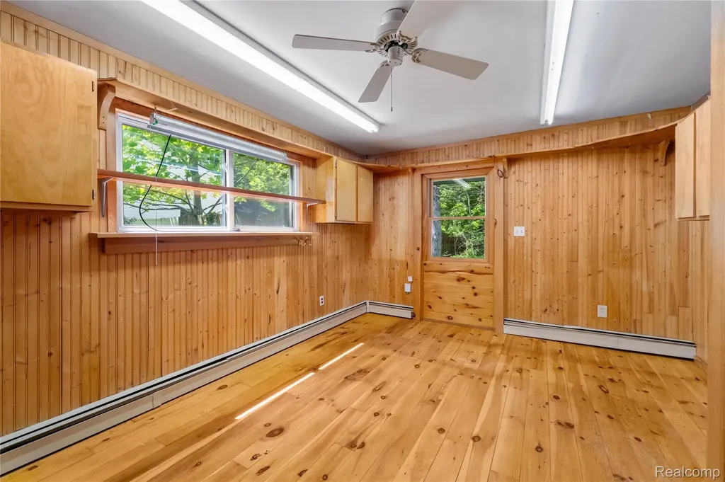 21417 Parker Street Farmington Hills City MI 48336