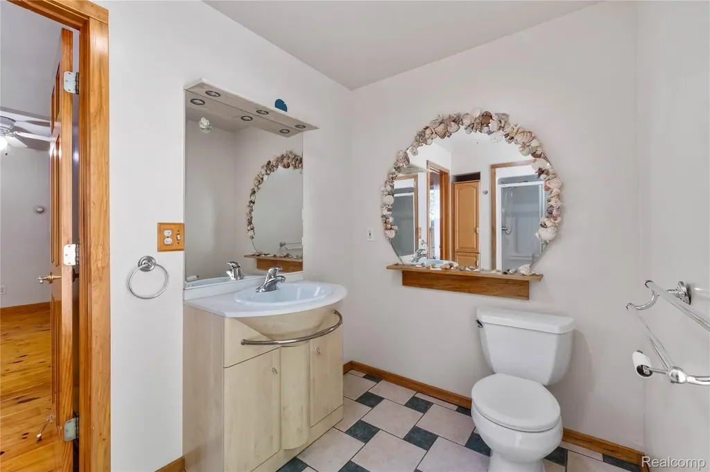 21417 Parker Street Farmington Hills City MI 48336