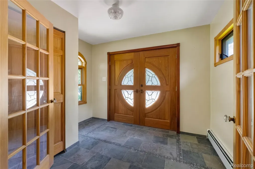 21417 Parker Street Farmington Hills City MI 48336