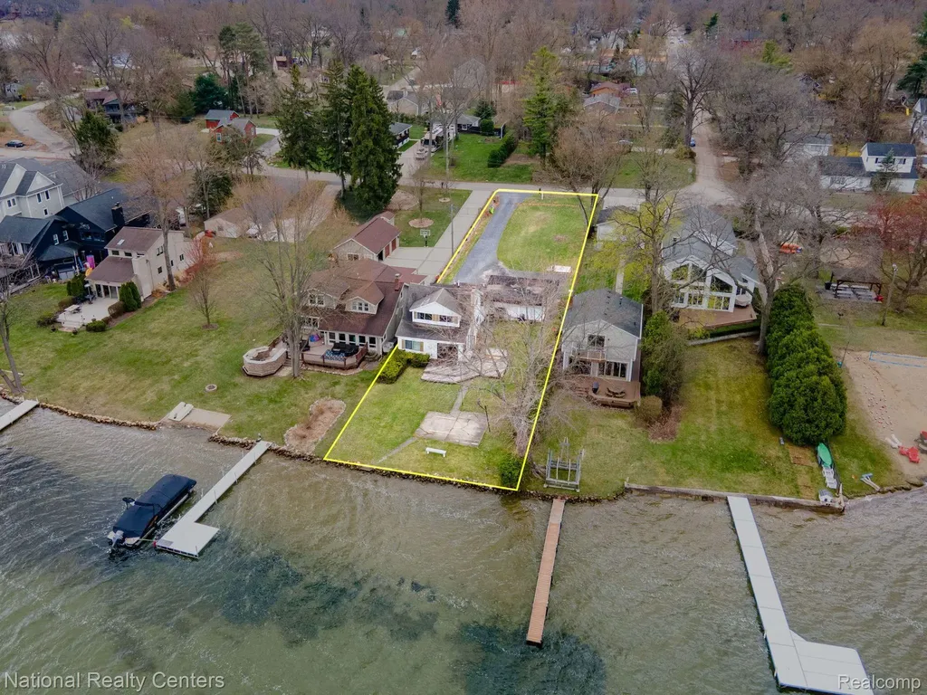 6978 Colony Drive West Bloomfield Charter Township MI 48323