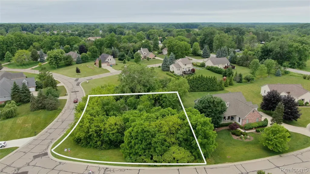 13042 Keweenaw Court Fenton Charter Township MI 48451