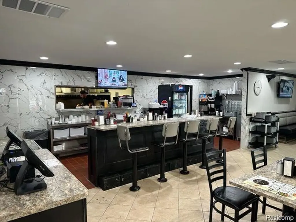 1252 N Ballenger Flint Charter Township MI 48504
