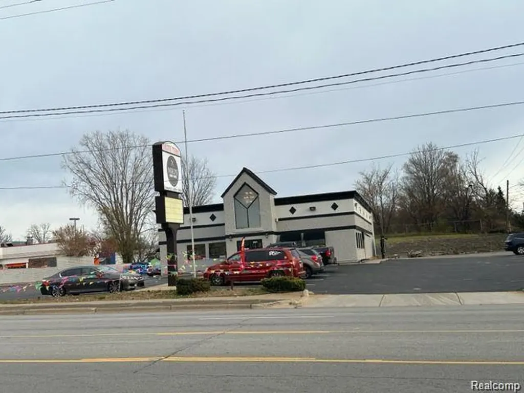 1252 N Ballenger Flint Charter Township MI 48504