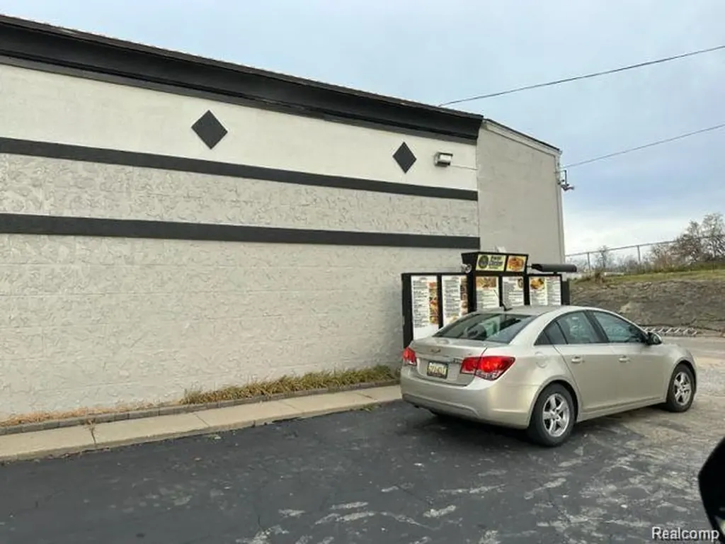 1252 N Ballenger Flint Charter Township MI 48504