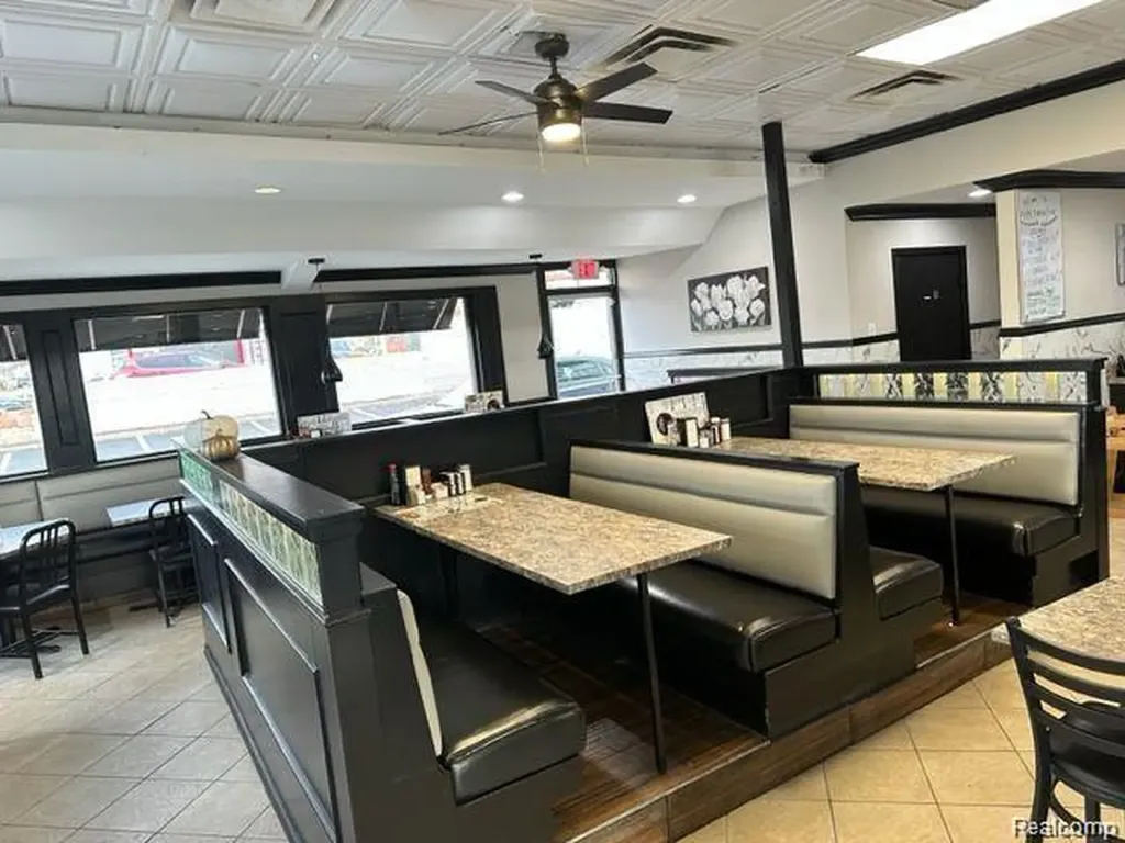 1252 N Ballenger Flint Charter Township MI 48504