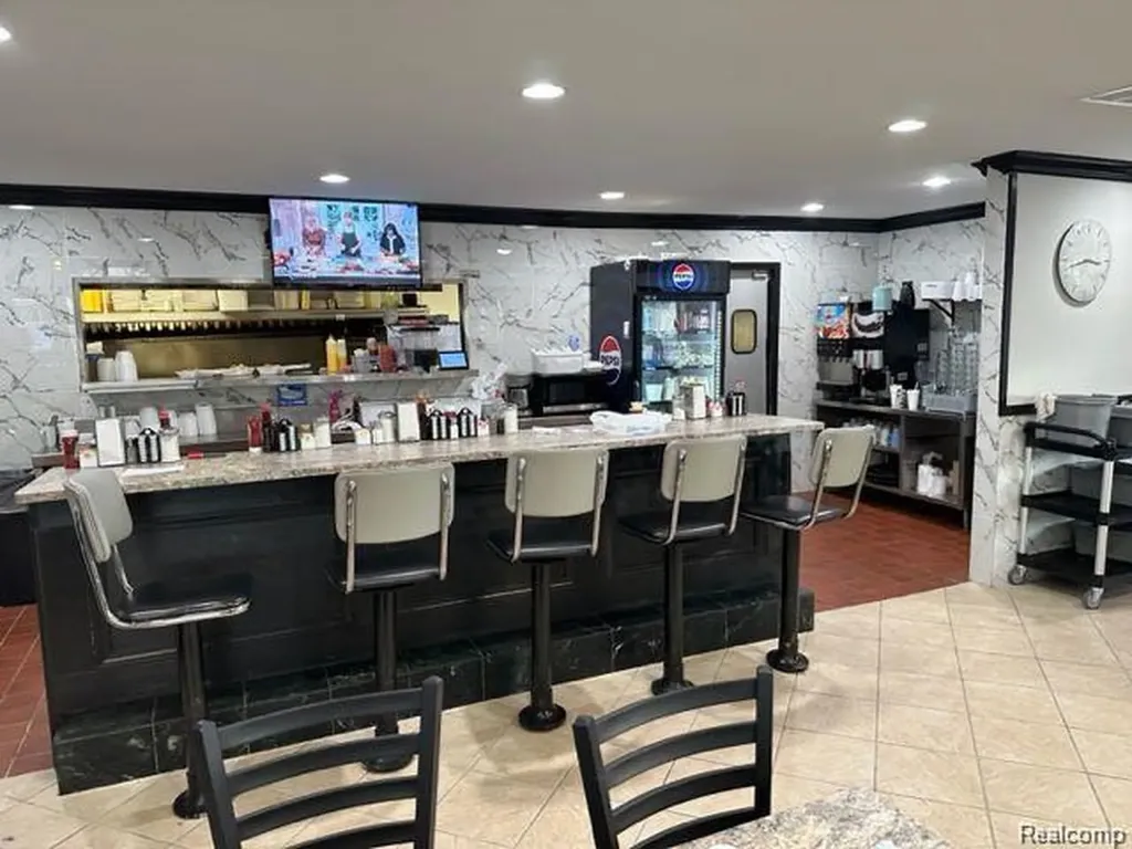1252 N Ballenger Flint Charter Township MI 48504