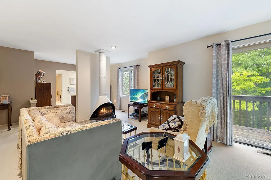4670 Cove Road West Bloomfield Charter Township MI 48323