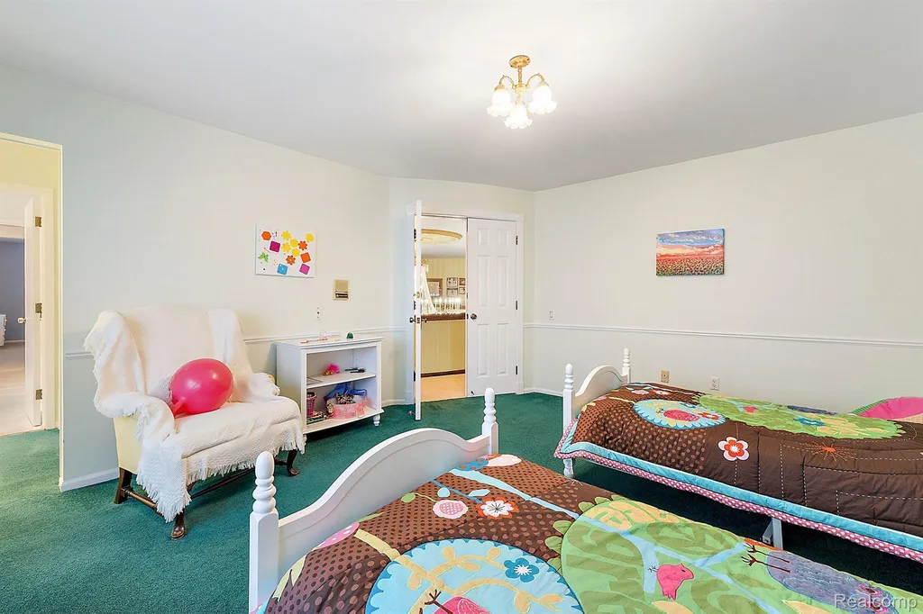 4670 Cove Road West Bloomfield Charter Township MI 48323