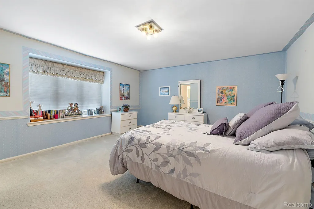 4670 Cove Road West Bloomfield Charter Township MI 48323