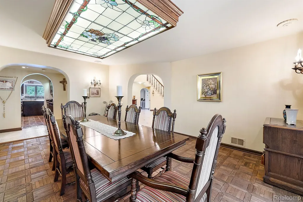 4670 Cove Road West Bloomfield Charter Township MI 48323