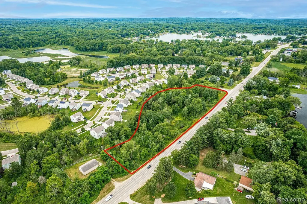 2436 Ortonville Road Brandon Charter Township MI 48462