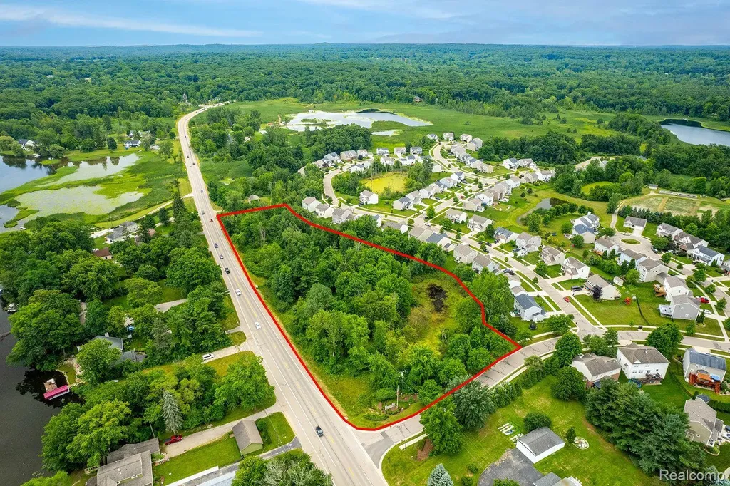 2436 Ortonville Road Brandon Charter Township MI 48462