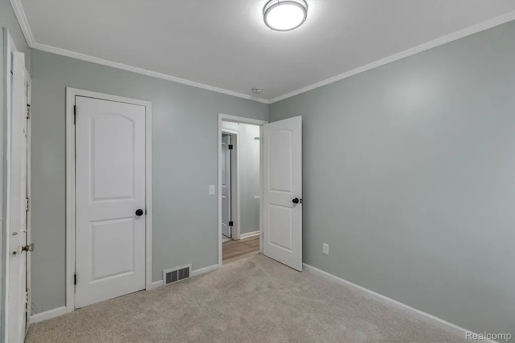 20000 Roscommon Street Harper Woods City MI 48225